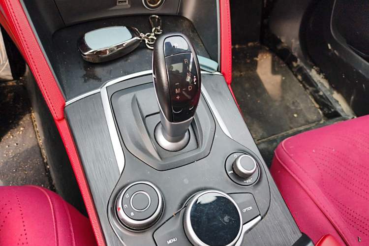 Used Alfa Romeo Stelvio 2017 2.0T 200HP Elite Edition Gear Lever