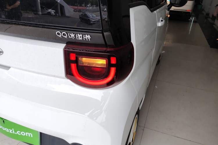 Used Chery New Energy QQ Ice Cream 2022 170km Sundae Phosphate Lithium-Ion