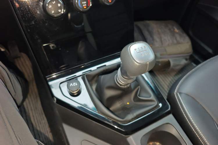 Used Wuling Hongguang PLUS 2020 1.5L Manual Comfort 7-Seater
