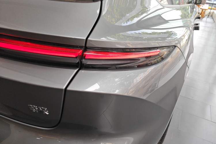 Used Nio ET5T 2025 Model Champion Commemorative Edition, 75kWh Touring