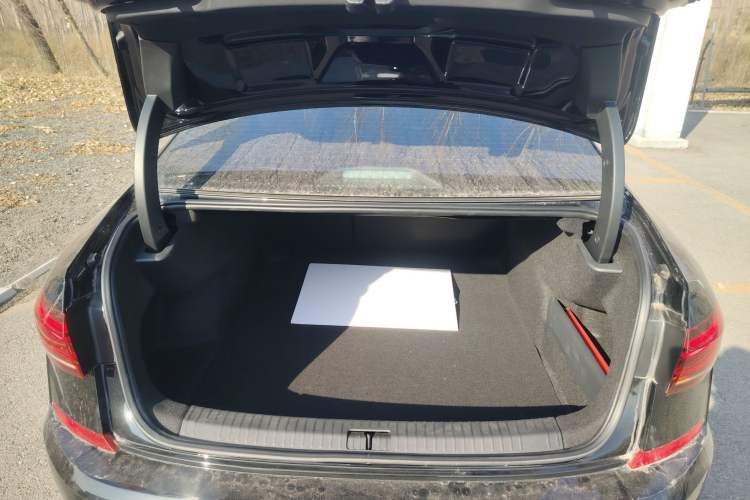 Used Volkswagen Passat 2024 380TSI Starry Luxury Edition
