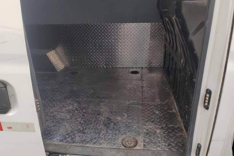 Used SAIC MAXUS EV30 2023 Pure-Electric Smart Logistics Expert with Long Wheelbase—Equipped with CATL Power Battery