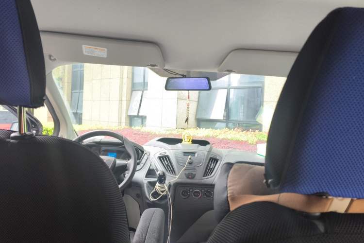 Used Ford Transit 2020 2.0T Diesel Multi-Function Commercial Vehicle Mid-Chassis Low-Roof Design with Dual Rear Doors Emission Standard China V Headliner