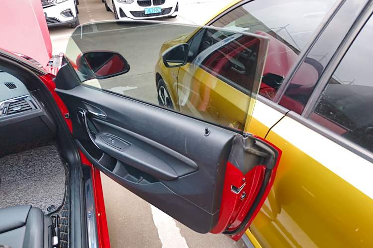 Used BMW 2 Series (Import) 2019 225i Convertible Coupe Sports Design Package
