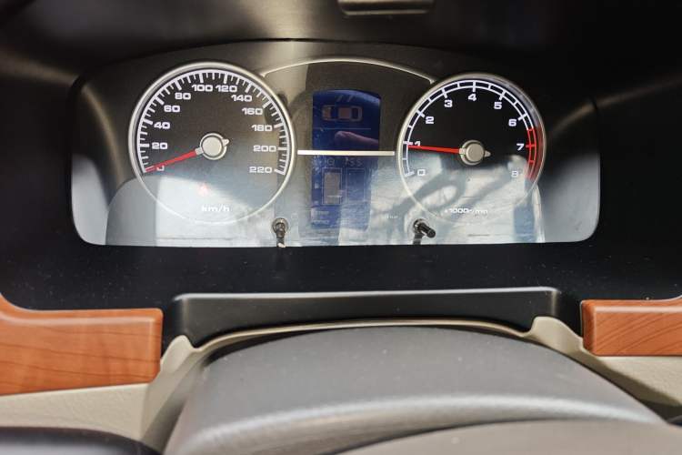 Used Lifan Auto 620 2010 Platinum Edition 1.5L Manual Premium Model Instrument Cluster