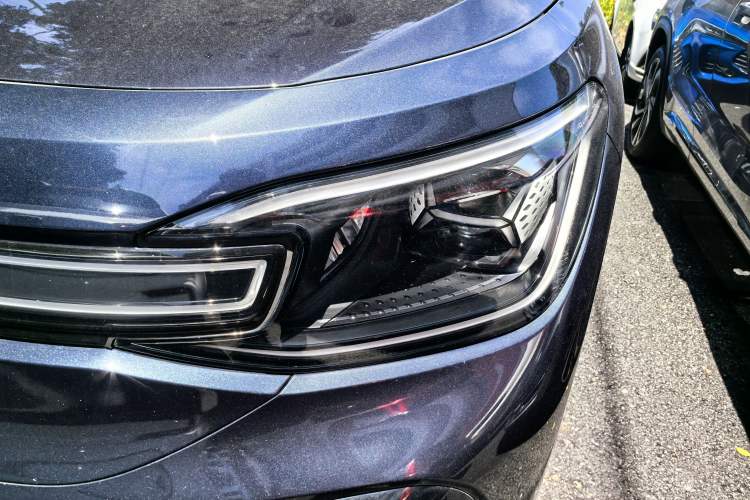 Used Volkswagen ID.6 CROZZ 2022 High-Performance PRIME Edition Left Front Headlight