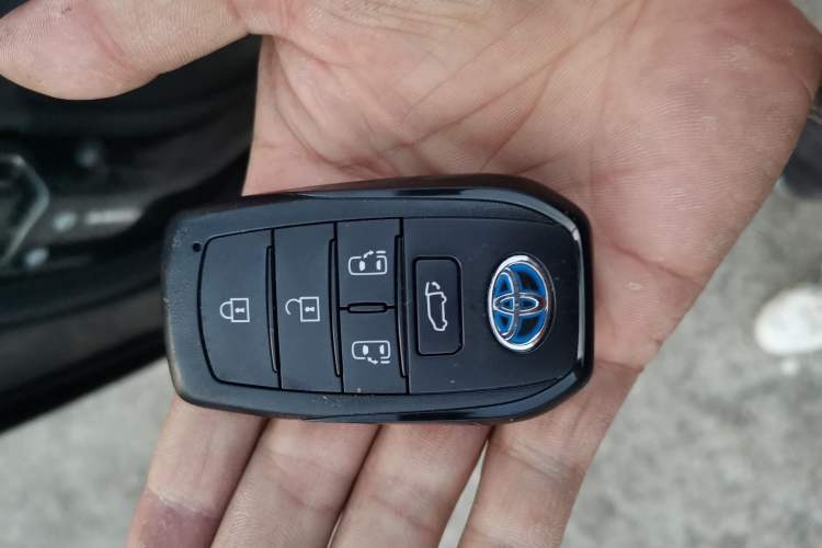 Used Toyota Granvia 2023 2.5L Hybrid Flagship VIP Edition Vehicle Key