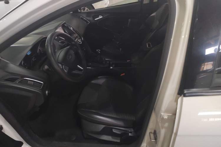 Used Ford Focus 2017 Sedan 1.6L Manual Fashion Edition Smart Drive Version