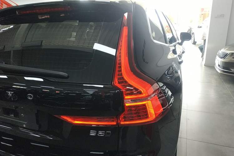 Used Volvo XC60 2024 B5 4x4 Smart Luxury Edition Right Rear Taillight