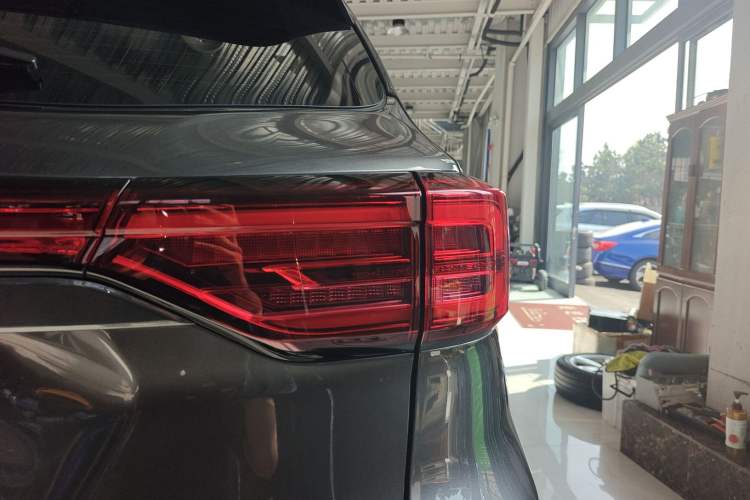 Used CHANGAN CS75 2022 Blue Whale Edition 1.5T DCT Luxury Model Right Rear Taillight