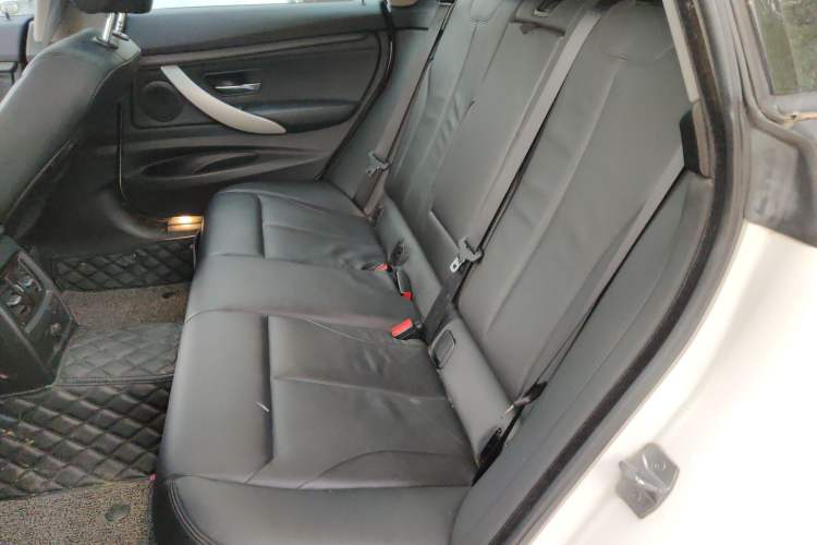 Used BMW 3 Series GT 2013 320i Leading Model Left Rear Seat