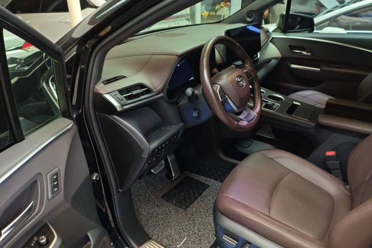 Used Toyota Granvia 2022 2.5L Hybrid Flagship Edition Driver Seat