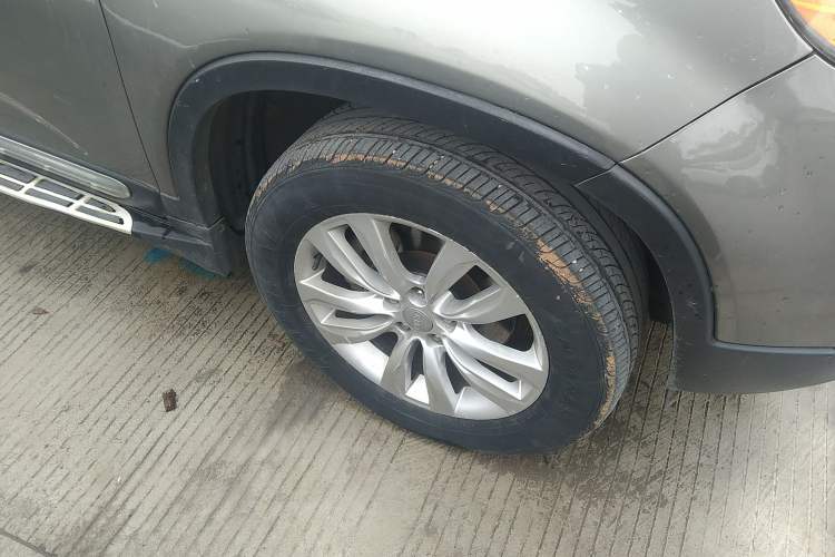 Used Kia Sorento 2010 2.2T Diesel Luxury Edition Right Front Wheel Hub