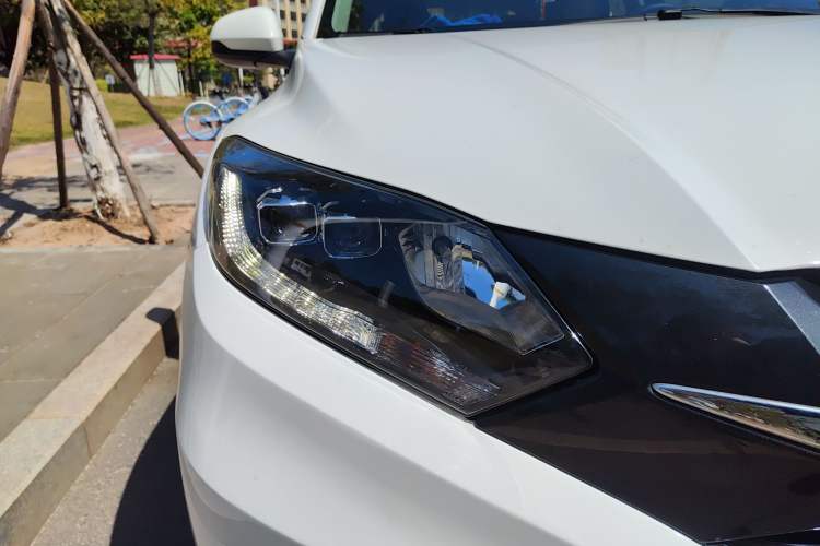 Used Honda Vezel 2017 1.8L CVT Front-Wheel Drive Pioneer Edition