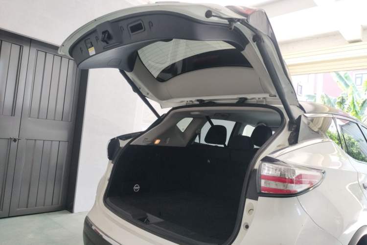 Used Nissan Murano 2019 2.5L XE Two-Wheel Drive Elite Version China VI Standard
