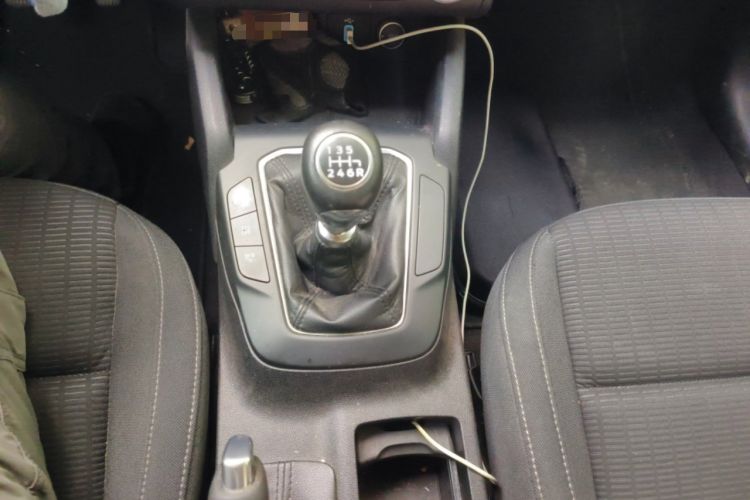 Used Ford Focus 2019 Sedan 1.5L Manual FENGYUE Model China V Emission Standard