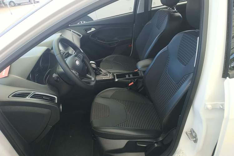 Used Ford Focus 2018 Hatchback Classic 1.6L Automatic Trendy SmartDrive Edition