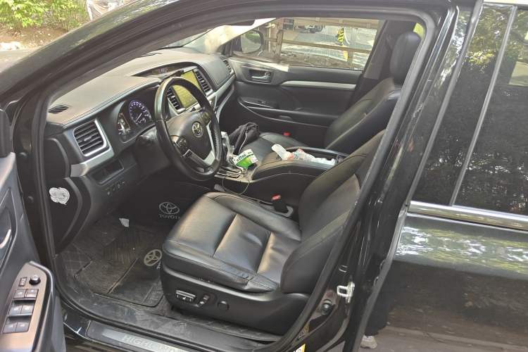 Used Toyota Highlander 2018 2.0T Four-Wheel Drive Prestige Version 7 Seats China VI Standard Driver Seat