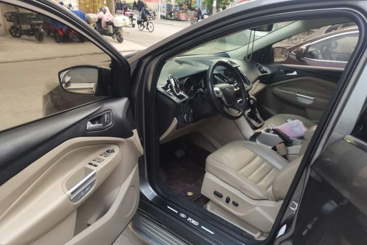 Used Ford Kuga 2013 2.0L GTDi Four-Wheel-Drive Elite Model Driver Seat