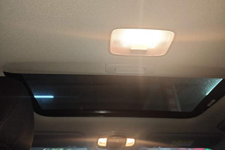 Used Hyundai Elantra 2023 1.5L CVT GLX Elite Edition Headliner