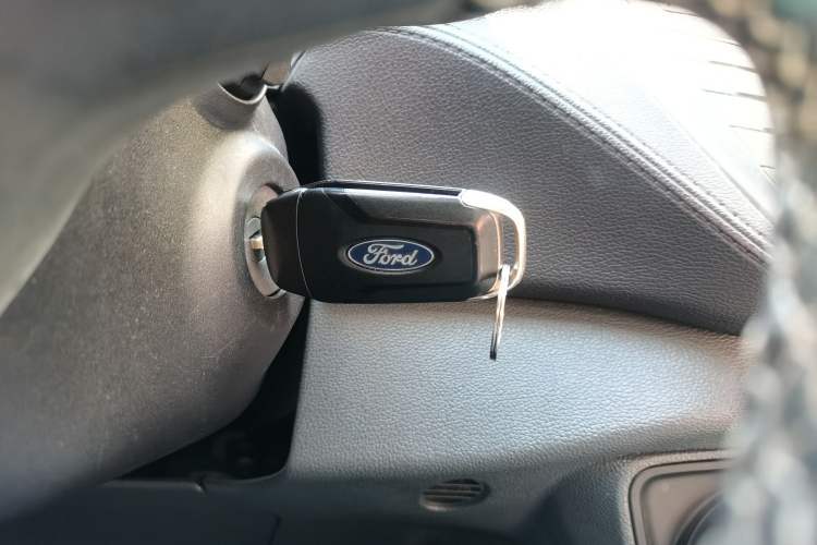 Used Ford Escort 2015 1.5L Automatic Fashion Model
