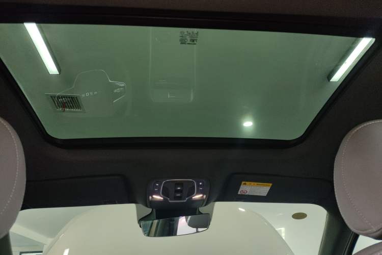 Used Roewe M7 DMH 2025 Model 160km Premium Version
