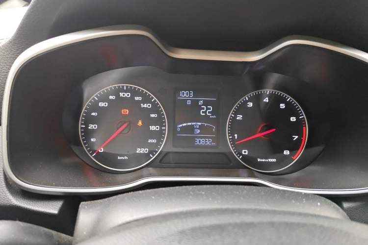 Used MG ZS 2018 1.5L Manual Luxury Version China V Standard Odometer Close Up