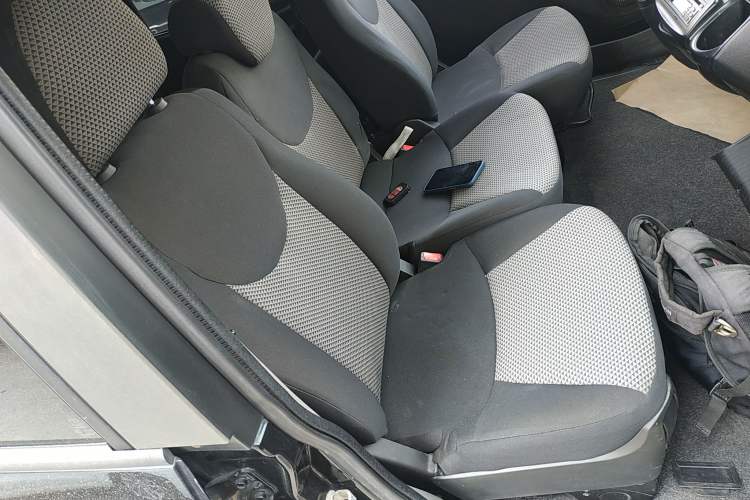 Used Zotye M300 2010 1.6L Gasoline Standard 6-Seater