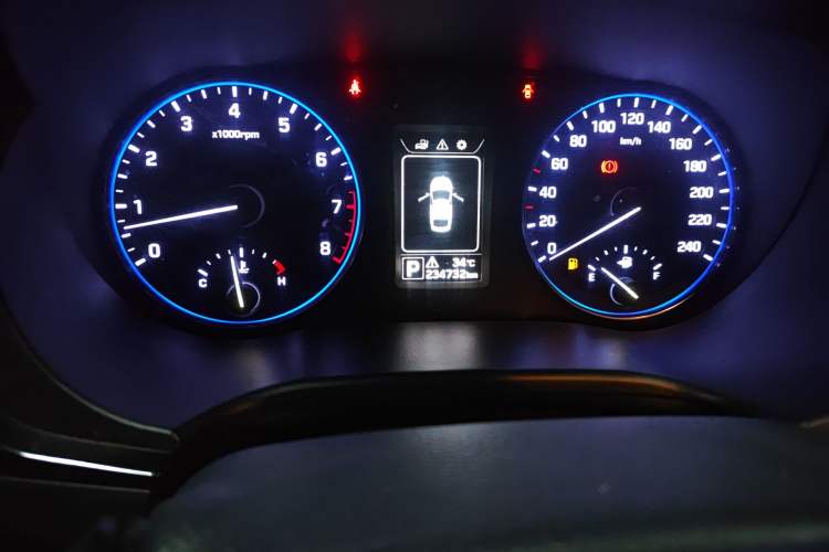 Used Hyundai Mistra 2014 1.8L Automatic Smart GLS Odometer Close Up