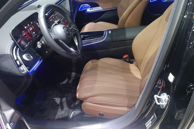 Used Mercedes-Benz E-Class 2025 E 300 L Luxury Model Left Front Seat