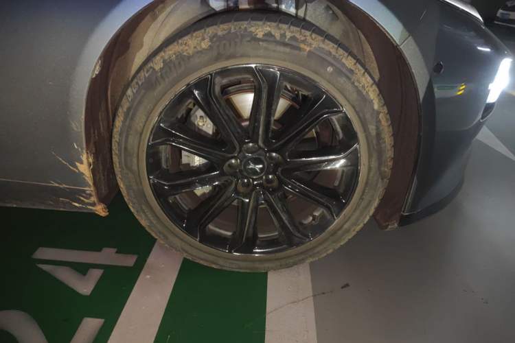 Used XPeng P7 2020 562N Performance Edition Right Front Wheel Hub