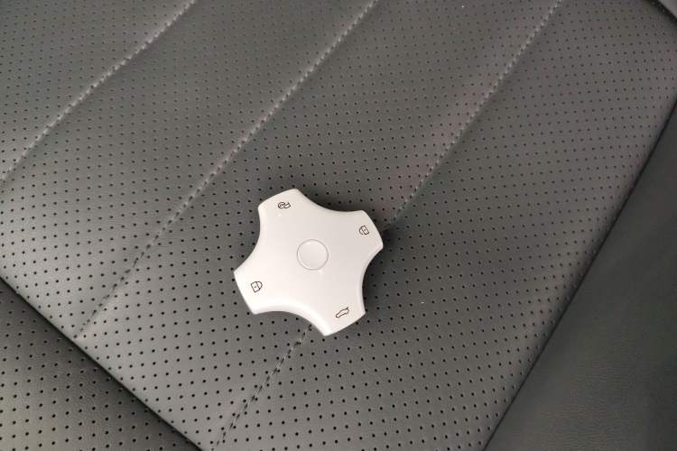 Used Dongfeng eπ eπ008 2026 Model Six-Seat Pure-Electric Family Edition
