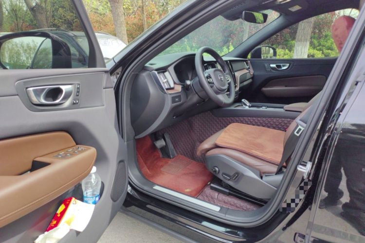 Used Volvo XC60 2024 B5 4x4 Smart Luxury Edition
