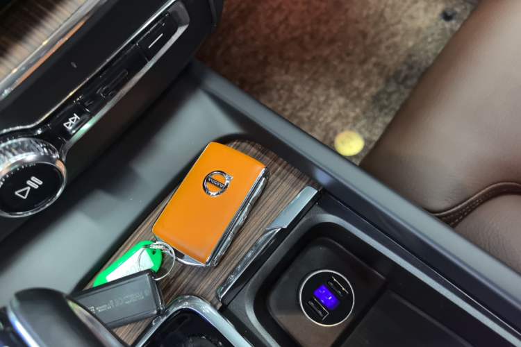 Used Volvo XC60 2021 T5 4x4 Smart Luxury Edition Interior 1