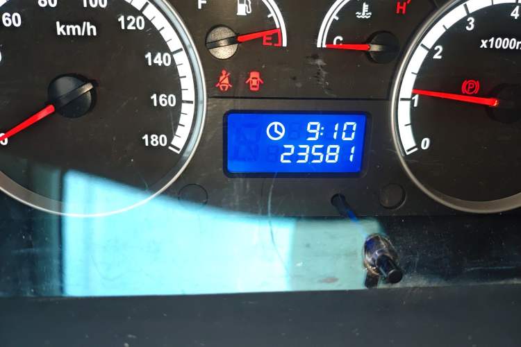 Used Foton Scenic G7 2023 2.4L CNG Commercial Version Long Wheelbase High-Roof Van with 5 Seats Odometer Close Up