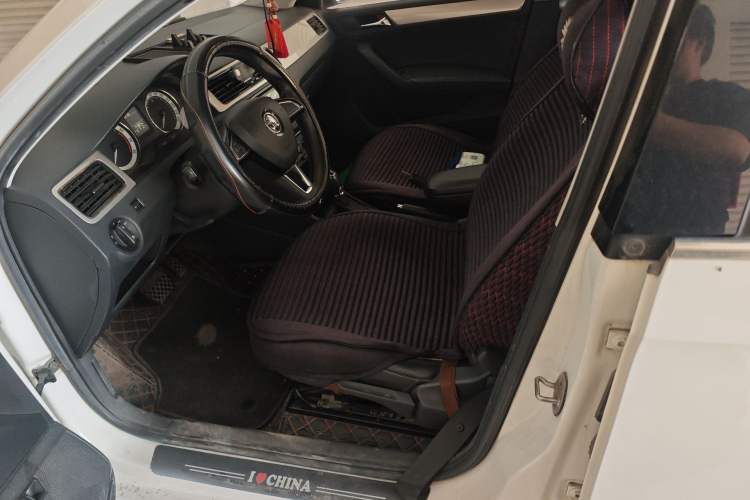 Used Skoda Rapid 2019 1.5L Automatic Comfort Edition China VI Standard Left Front Seat