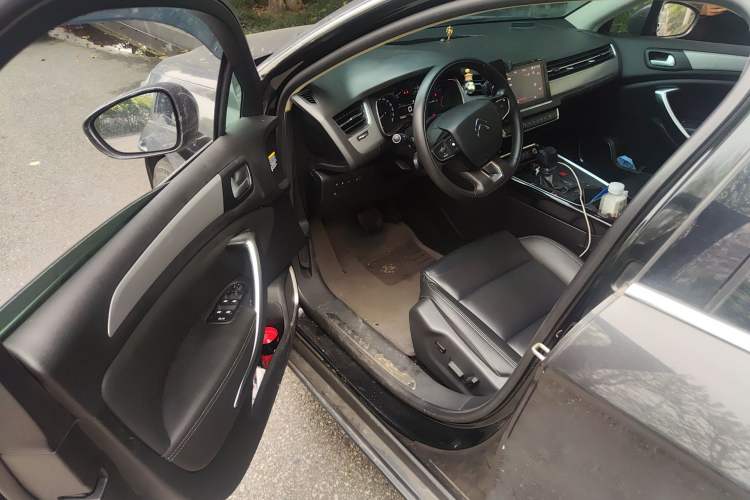 Used Citroen C5 2017 380THP Automatic Luxury Model Driver Seat