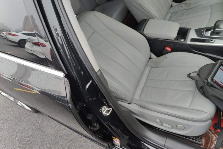 Used Audi A4L 2018 30th Anniversary Edition 40 TFSI Fashion Model
