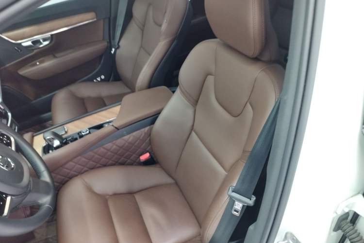 Used Volvo S90 2024 B5 Zhiyi Luxury Edition