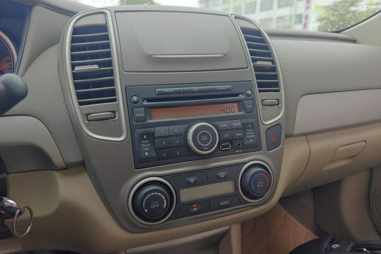 Used Nissan Sylphy 2012 Classic 1.6XE Automatic Comfort Edition Audio And AC Panel
