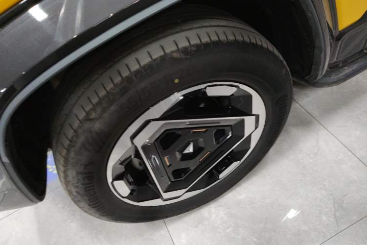 Used Deepal G318 2025 Worry-Free Adventure Edition Four-Wheel Drive Secret Realm Version Left Front Wheel Hub