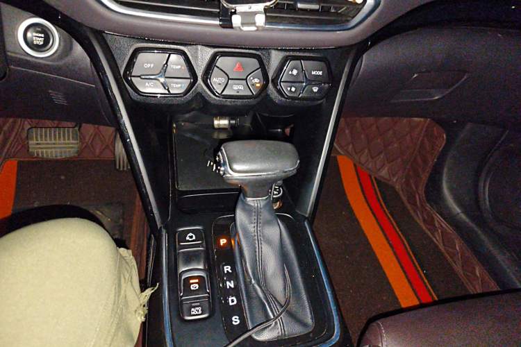 Used GAC Trumpchi GS4 2018 235T Automatic Two-Wheel Drive Luxury Smart Connectivity Version Gear Lever