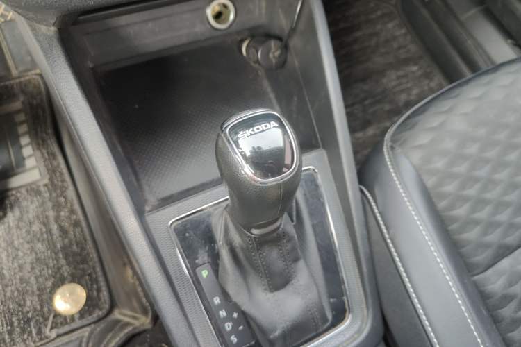 Used Skoda Kamiq 2018 1.5L Automatic Comfort Edition China VI Standard Gear Lever