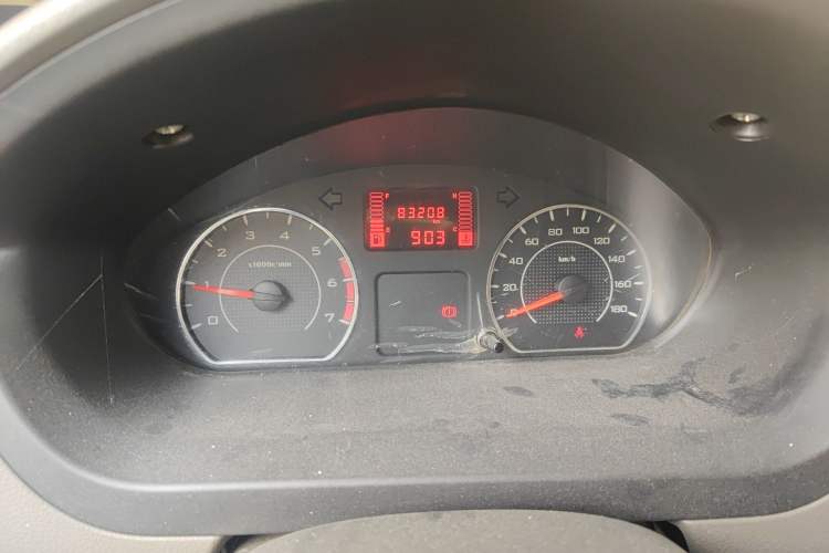Used Wuling Rongguang V 2019 1.5L Practical Model China VI LAR Odometer Close Up