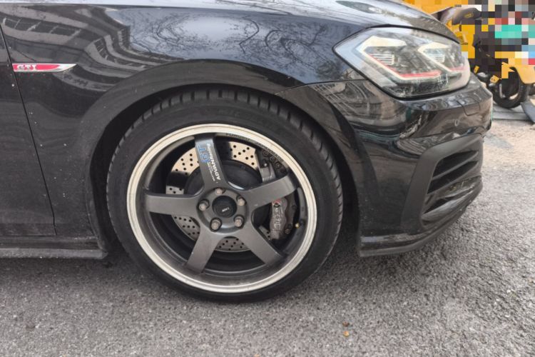 Used Volkswagen Golf GTI 2018 2.0 TSI GTI Right Front Wheel Hub