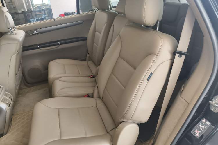 Used Mercedes-Benz R-Class 2011 R 300 L Business Model Left Rear Seat