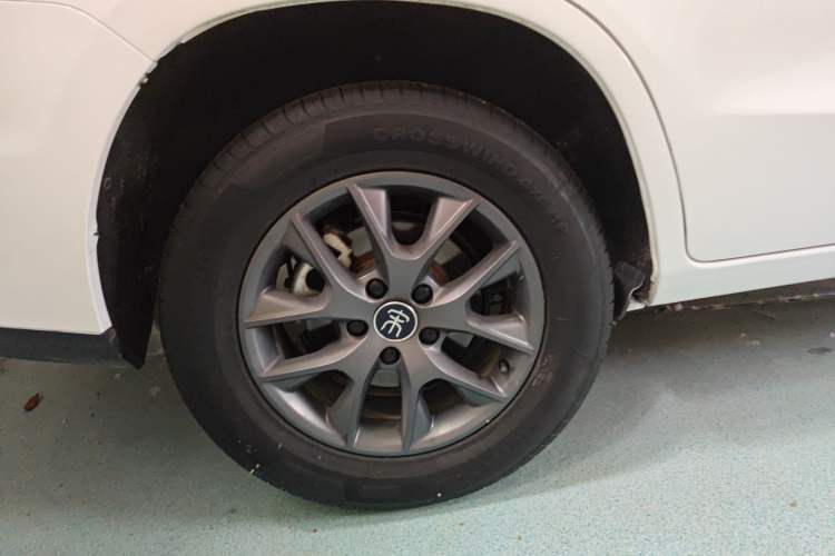 Used BYD Song 2020 Classic Edition 1.5T Automatic Elite Model Right Rear Wheel Hub