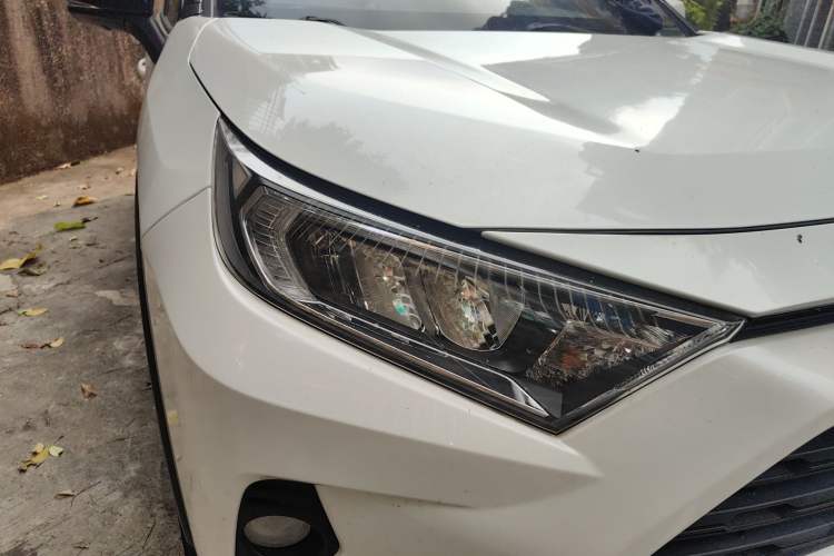 Used Toyota RAV4 2020 2.0L CVT Two-Wheel Drive Fashion PLUS Edition
