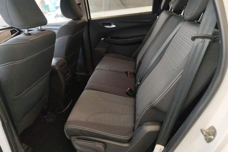 Used Baojun 730 2021 1.5T CVT Fashion Version 7 Seats