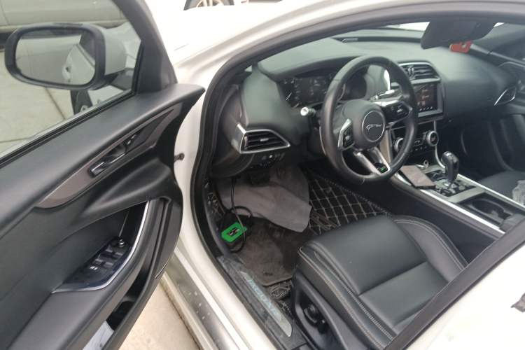 Used Jaguar XEL 2020 2.0T 200PS R-DYNAMIC Youth Sports Edition Driver Seat